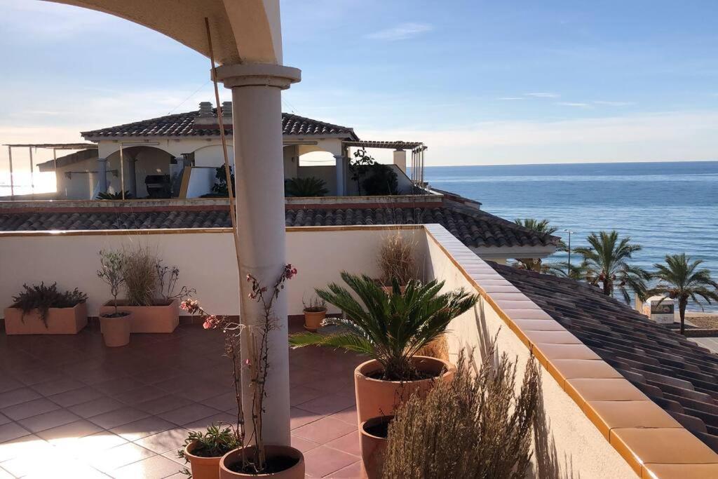 Cal Salmare Seafront Apartment With Rooftop Terrace And Pool Calafell Exterior photo