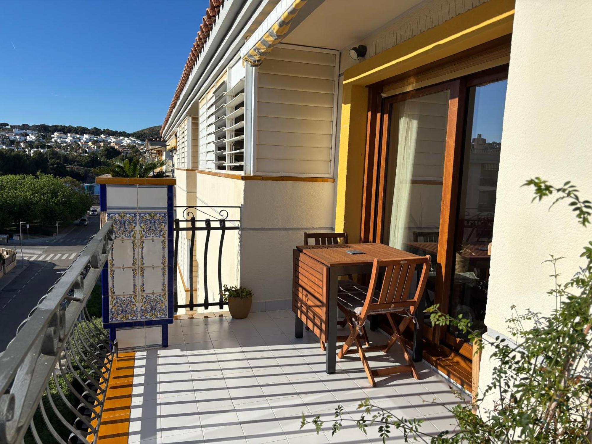 Cal Salmare Seafront Apartment With Rooftop Terrace And Pool Calafell Exterior photo